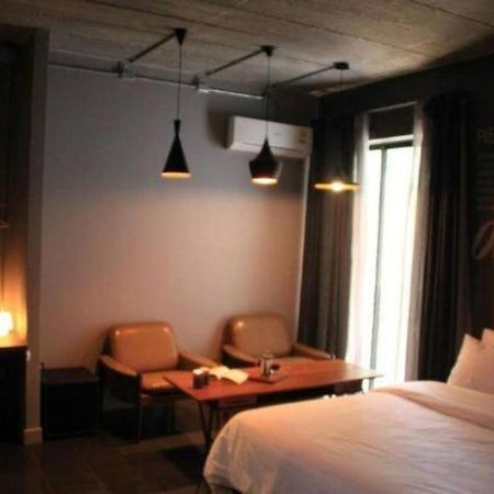Pyur Otel Chiang Mai Exteriör bild