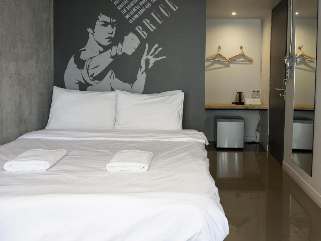 Pyur Otel Chiang Mai Exteriör bild